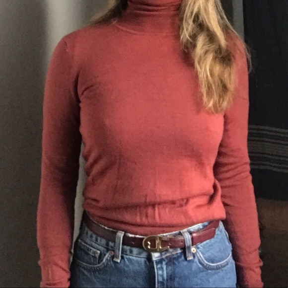 Turtle-Neck Knit Sweater - Pure Wool - Picture 2 of 8